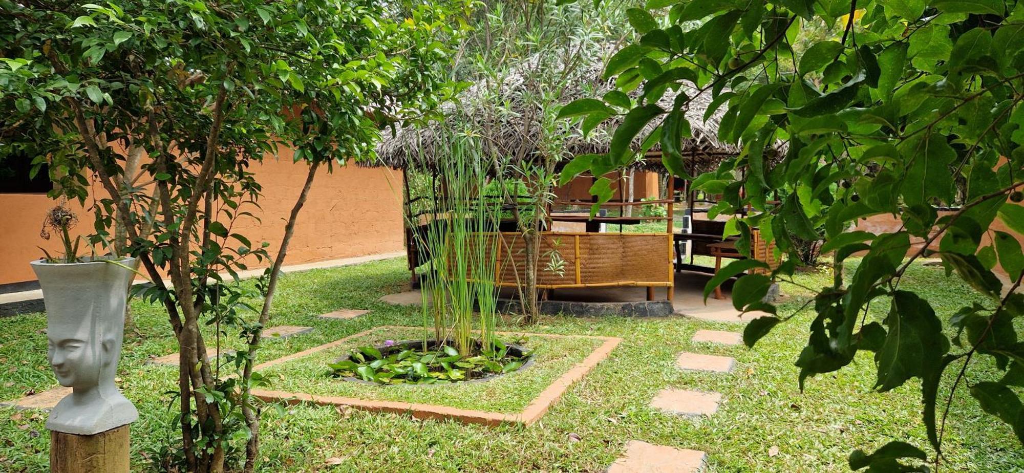 Hotel Niyagala Lodge Sigiriya Dış mekan fotoğraf